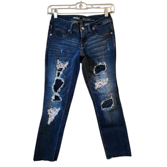 Mossimo Womens Mid Rise Jegging Skinny Jeans Size 00/24 Distressed Patched Capri - Picture 1 of 9